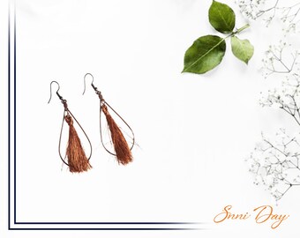 Forma de pera color Bronx con alambre de borla y pendientes de cuentas de bobina de lazo