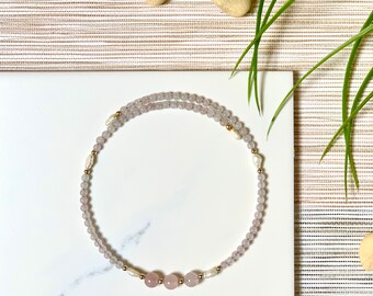 Choker Cuentas de piedra de color rosa con perlas de agua dulce con cuentas de oro y 3 icónicas cuentas rosas