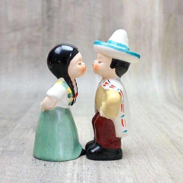 Vintage Napco Mexican Boy and Girl Salt and Pepper Shakers, Kissing Shakers, Napco Sweethearts of All Nations, Mexico, Cake Topper