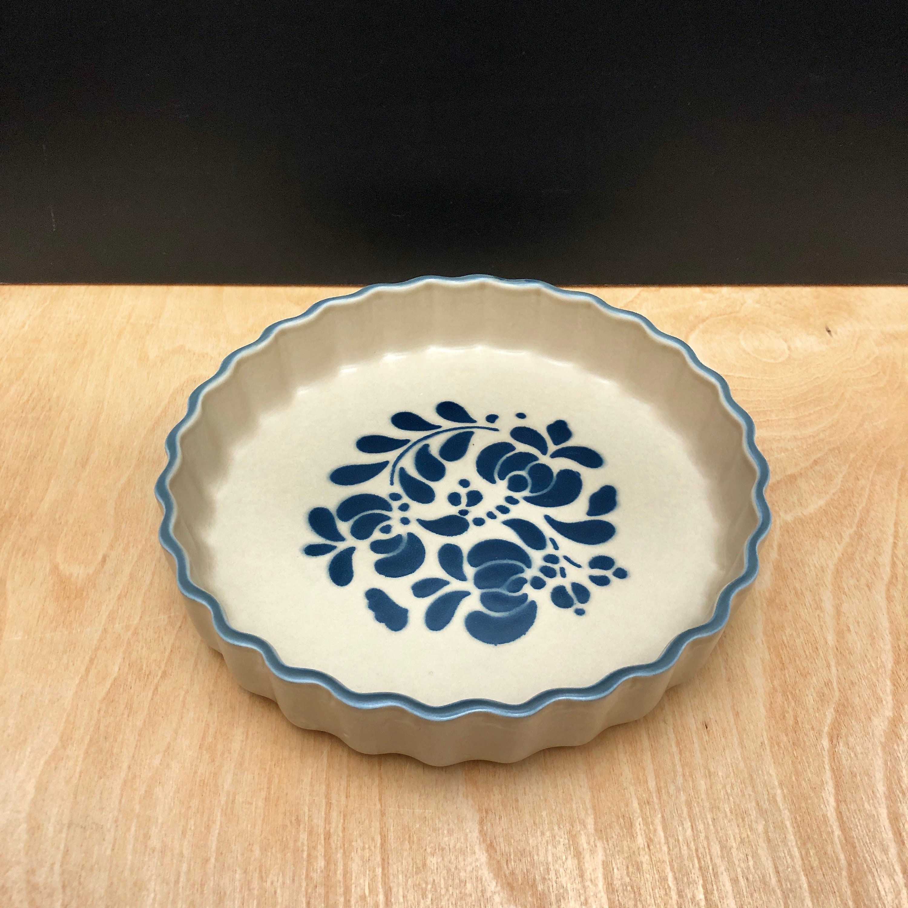 Vintage Pfaltzgraff Folk Art 9