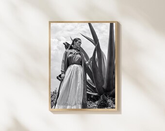 Frida Kahlo Wall Art, Black and White Portrait, Mexican Artist Print, Vintage Photography, Feminist Art, Boho Gallery Wall Decor