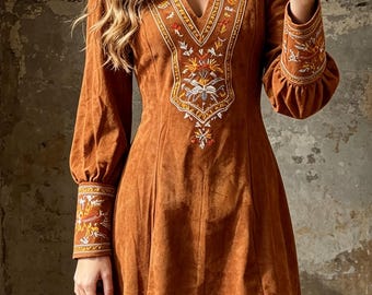 Robe brodée style bohème vintage, robe d'automne à manches longues, robe ethnique à col V, robe courte décontractée, tenue de vacances pour femme