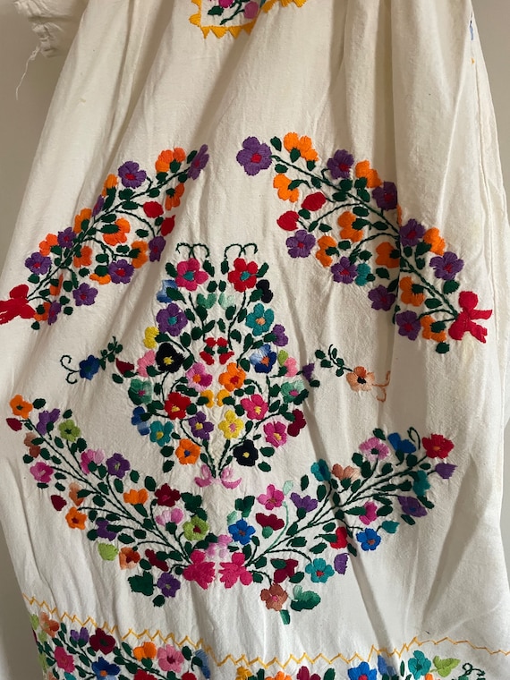 Vintage White Cotton Gauze Colorful Mexican Flora… - image 4