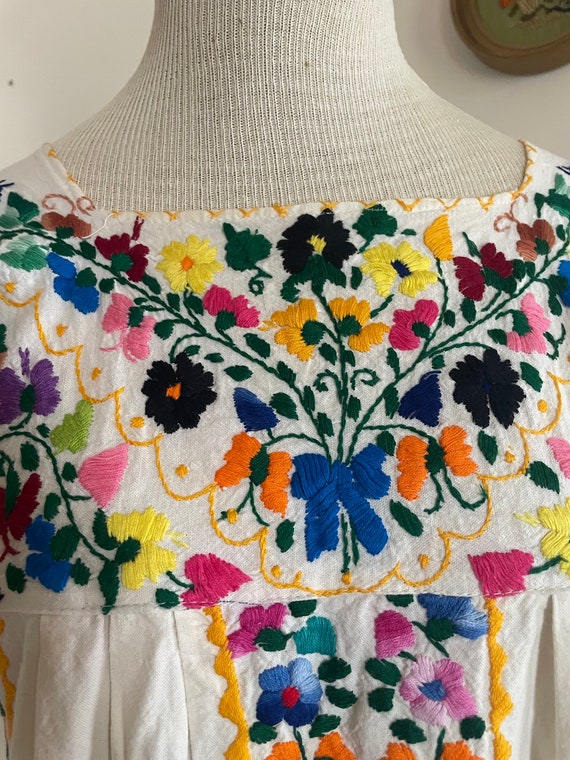 Vintage White Cotton Gauze Colorful Mexican Flora… - image 7