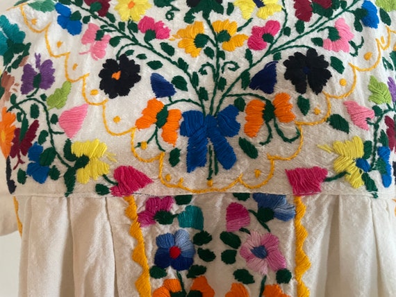 Vintage White Cotton Gauze Colorful Mexican Flora… - image 9