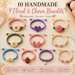 Puede incluir: Diez pulseras hechas a mano con varios dijes de ganchillo que incluyen flores, un corazón, una mariposa, una nube con una estrella, una fresa y una perla. Las pulseras son ajustables con cordones anudados en colores como rosa, morado, verde, azul y crema.