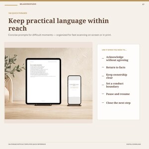 Pode incluir: Um documento digital intitulado 100 Quick Phrases com o cabe&ccedil;alho Keep practical language within reach. Exibe um tablet e um smartphone com texto, ao lado de uma lista de sugest&otilde;es para reconhecer, retornar aos fatos e definir limites.