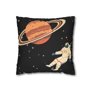 Retro kussenhoes met astronautmotief | Saturnusplaneet, sterren en kosmische decoratie voor de kinderkamer
