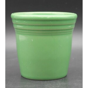 Maceta pequeña Fiesta HLC verde de 3.5 pulgadas