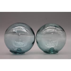 Par vintage japanska glasfiskeflöten aquablå handblåsta 2,5" numrerade