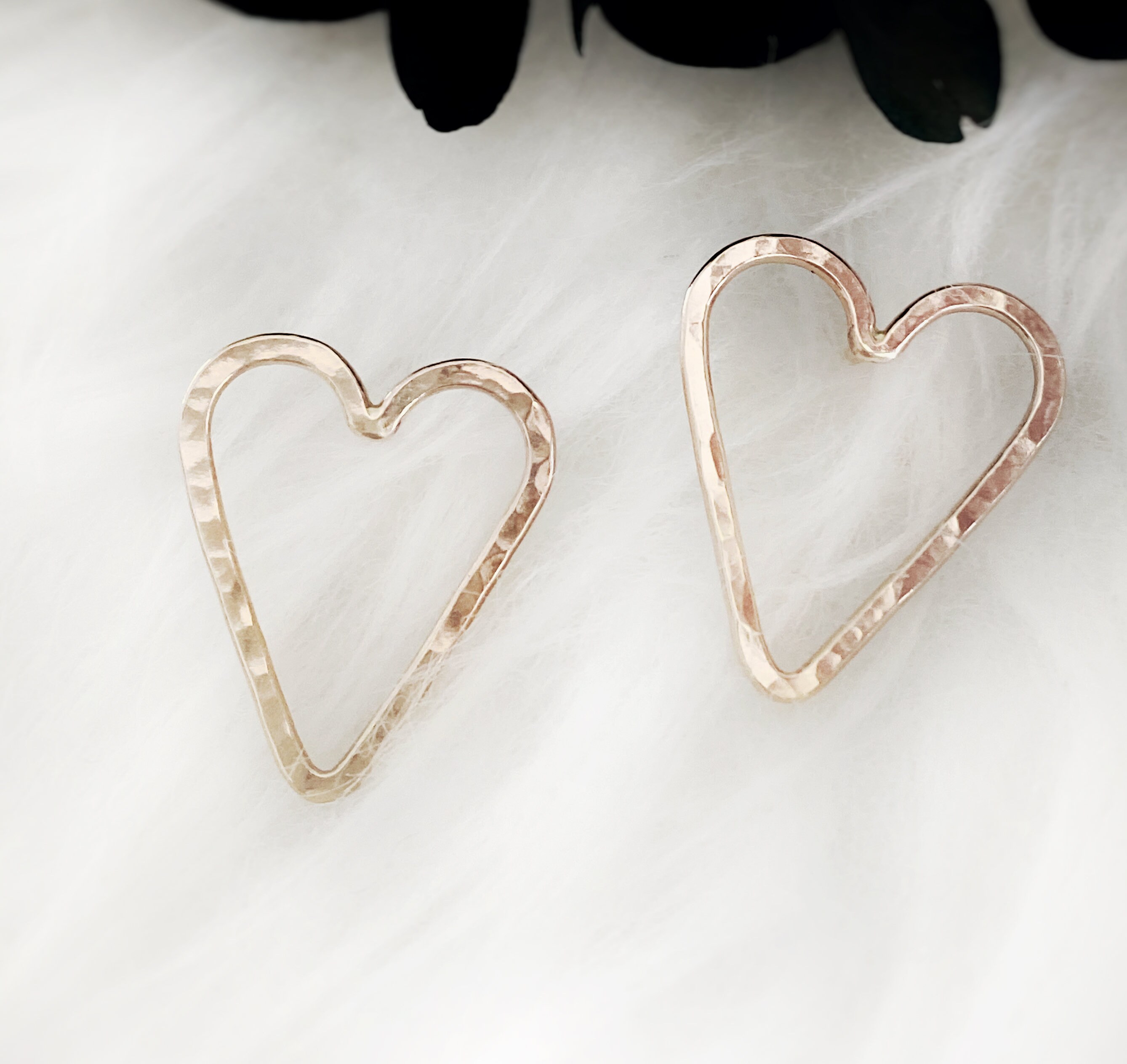 14K Heart Stud Earrings Hammered Heart Stud Earrings Gold | Etsy