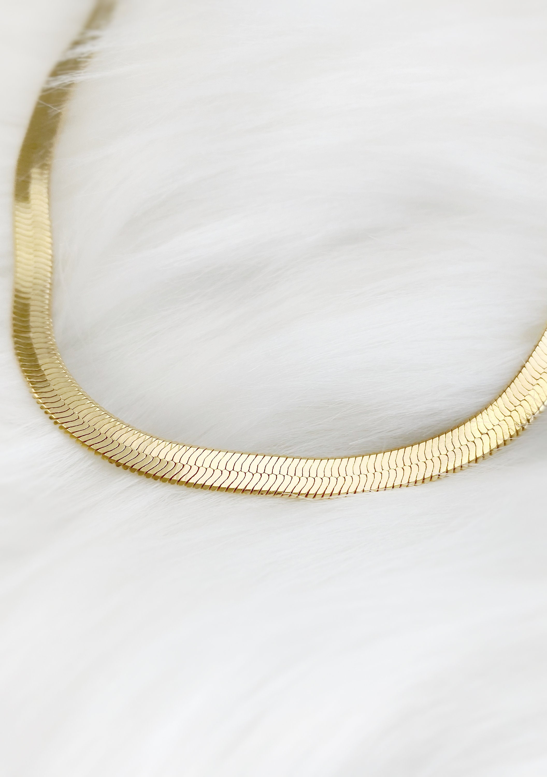 Finrezio Damen Kette Gold 14K Vergoldet - Schlangenkette Choker Mit Fischgräten Design Verstellbar