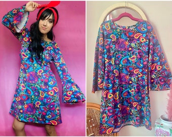 90s does 60s Rainbow Psychedelic Bell Sleeve Heart Print Mini Dress