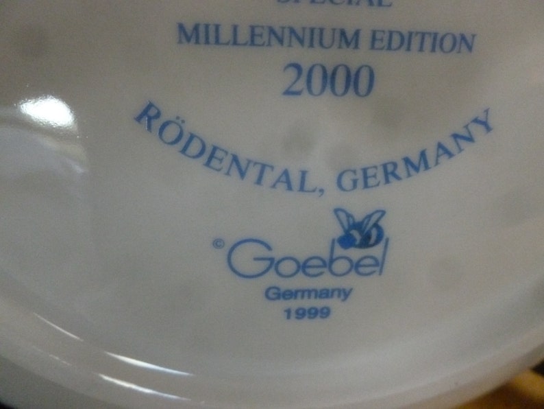 Goebel M J Hummel Star Gazer plate issued 1999 for 2000 NIB