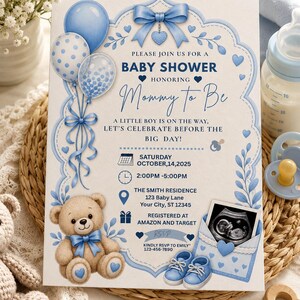 Könnte beinhalten: Eine rechteckige Babyparty-Einladungskarte in hellblauen Farbtönen mit Illustrationen eines Teddybären, Luftballons, Babyschuhen und einem Ultraschallbild. Der Text enthält die Veranstaltungsdetails für den 14. Oktober 2025.