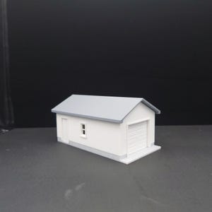 1:48 Scale Model Garage – Removable Roof, Movable Door for Trains
