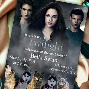 Puede incluir: Una tarjeta de invitación rectangular con un fondo oscuro y atmosférico, tres personas en la parte superior y cinco lobos en la parte inferior. El texto dice: Join us for a twilight Celebraton of Eternal Youth of Bella Swan Sturdy April 1st at 7:30 pm 123 Sunset St, Anywhere Ca, 12345.