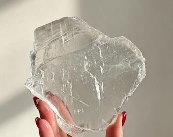 Tranche de sélénite naturelle sculptée à la main (plus de 300 g), pierre précieuse à polir, plaque de cristal de quartz, soin Reiki, décoration intérieure, cadeau en cristal énergétique (1 pièce).