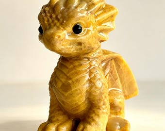 Dragon volant sculpté à la main en jade jaune naturel de 8,1 cm (3,2 pouces), crâne en cristal de quartz, sculpture de dragon en cristal, décoration intérieure, soin Reiki, cadeau en cristal énergétique