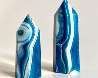 Tour sculptée à la main en agate dentelle bleue (8 cm et plus), pointe en quartz cristal, obélisque en sardonyx bleu, décoration intérieure, soin Reiki, cadeau en cristal énergétique (1 pièce)