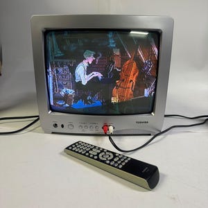 Vintage Toshiba 13A24 13 Inch CRT Color TV Retro Gaming Television Remote 2004