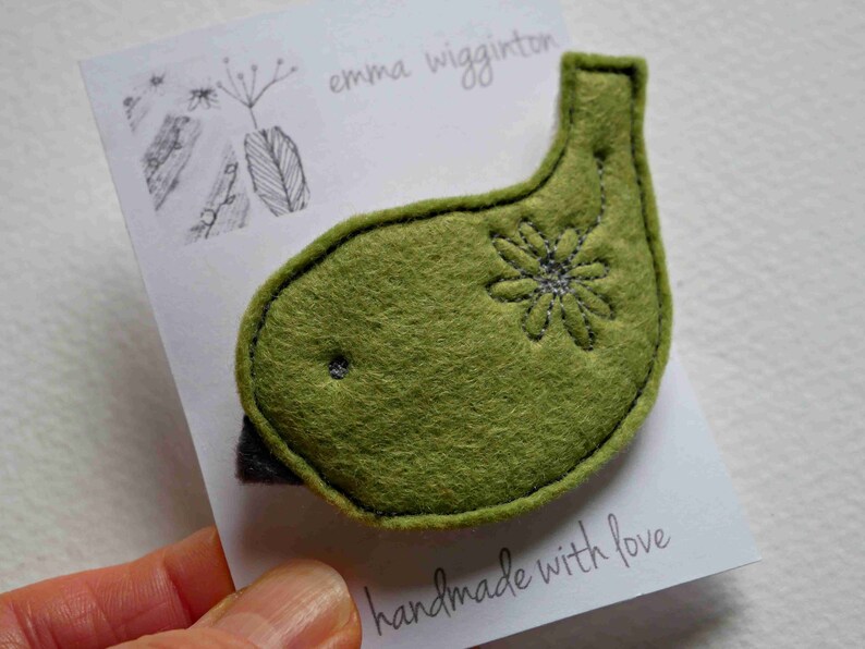 Bird brooch, handmade, embroidered textile, bird brooch pin, wool felt fabric, flower detail, accessory, brooch pin image 3