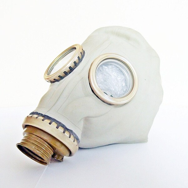 Civilian Gas Mask GP5 NEVER USED from Russia Soviet Union 1974 scary mask in khaki green bag purse