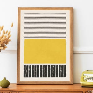 Senfgelbes abstraktes Poster, gelbe Streifen Wandkunst, digitale Malerei, minimalistisches Dekor Linien Streifen schwarz weiß, Safran Trendy Print