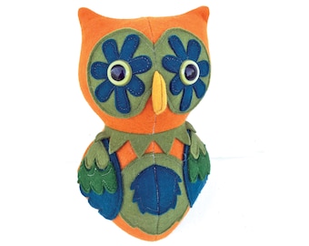 Owl pdf sewing pattern for instant download. Owl diy tutorial with appliqué detailing.