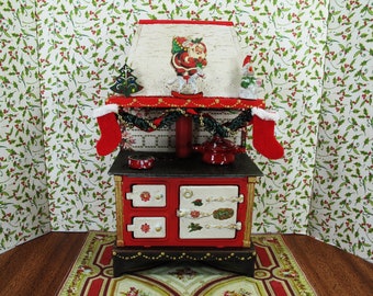 Christmas kitchen Stove Dollhouse Miniature. 1,12 Stove christmas. Christmas Kitchen in beige & red with details for the Xmas decoration.