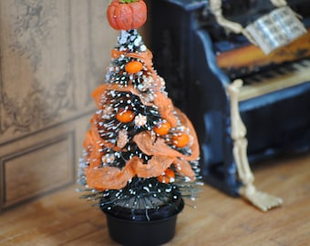 OOAK Miniature Haunted dollhouse hallowen decorative pumpkin orange tree. Dollhouse gothic 1,12 th  furniture, Halloween creepy  miniature