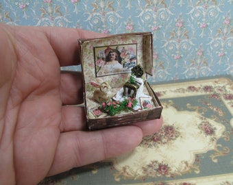 Dollhouse Brocante Suitcase with Bear or Rabbit scene. 1:12 Miniature Toys pretty Luggage Miniature Collectors. Dollhouse christmas toys