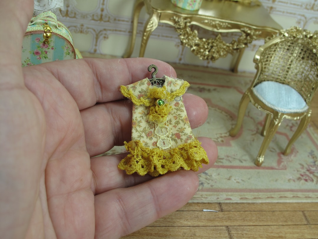 NEW Dollhouse Clothing Dolls. Ladies Edwardian Dress on Hanger. 1,12