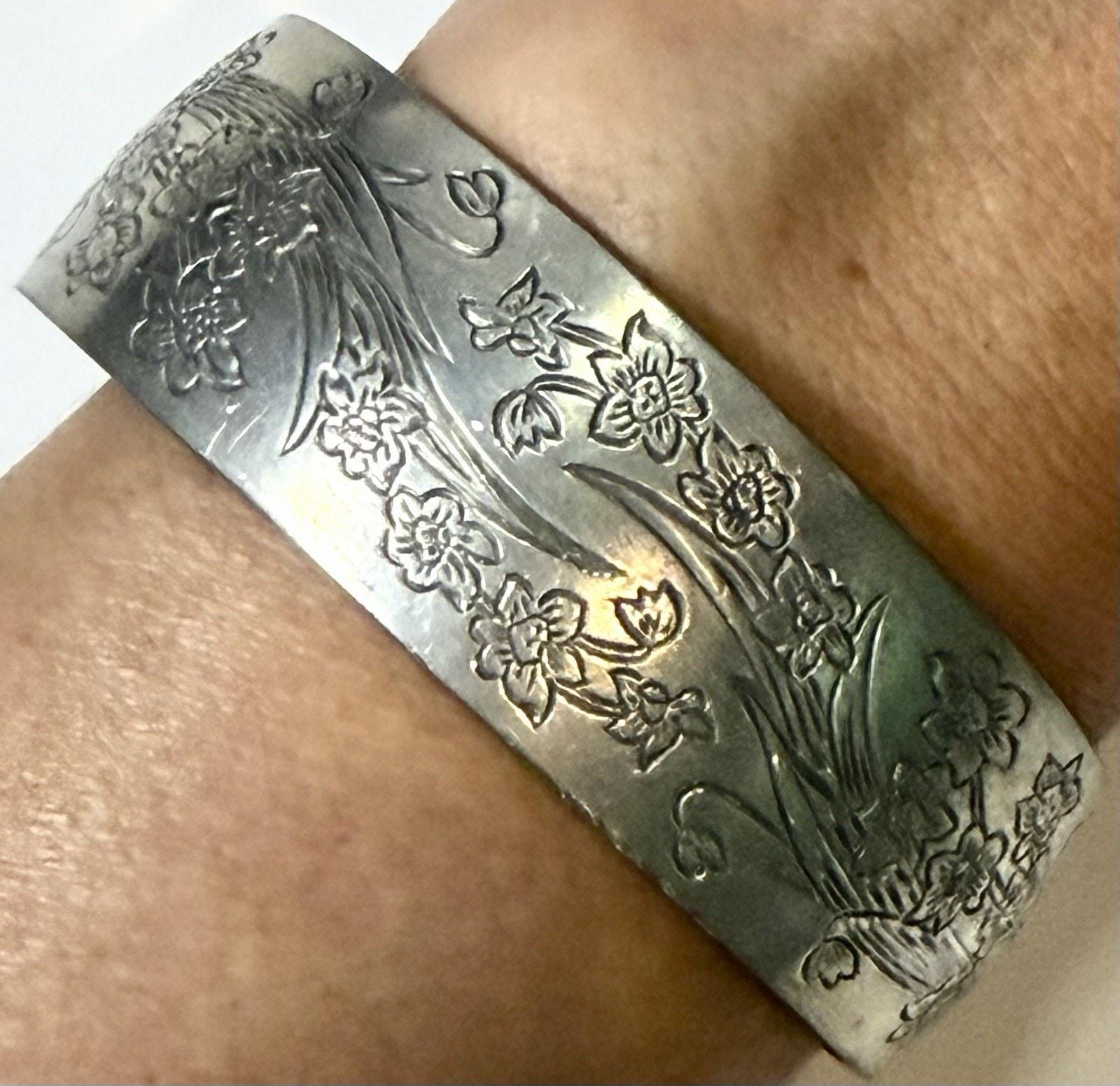 KIRK STIEFF ヴィンテージ 彫刻ブレスレット 3個セット Kirk Stieff Flower - Etsy
