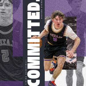 Puede incluir: Un póster gráfico que muestra a un jugador de baloncesto con una camiseta negra y morada con el número 5, botando un balón. El texto dice COMMITTED, GRAYSON STRINGER y TIGERS BASKETBALL. El diseño incluye acentos morados y un logotipo de tigre.