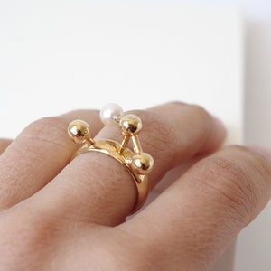 Geometric Ring in Gold-plated Silver with Pearl, Modern Spheres Ring, Design Jewelry image 7