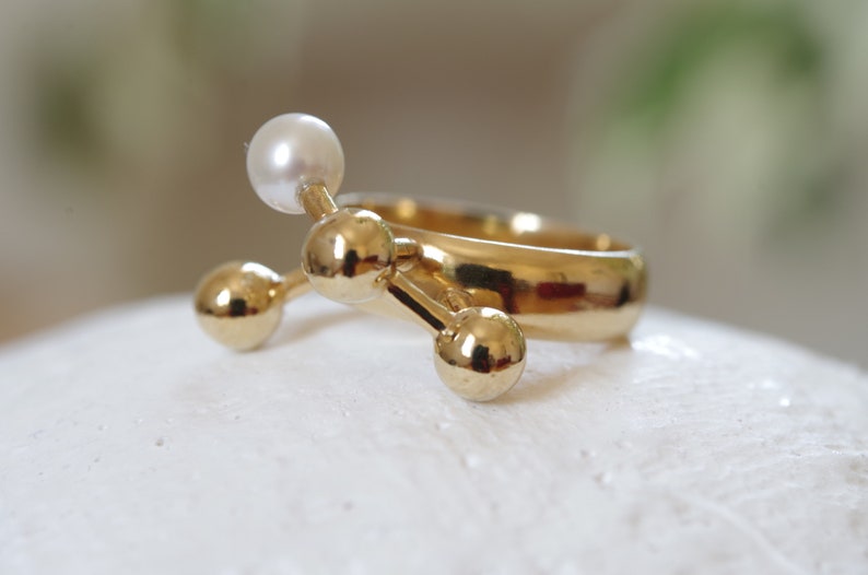 Geometric Ring in Gold-plated Silver with Pearl, Modern Spheres Ring, Design Jewelry image 3