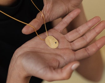 Oval Pendant Gold-plated Silver, Personalized Necklace with Geometric Pendant, Adjustable Length