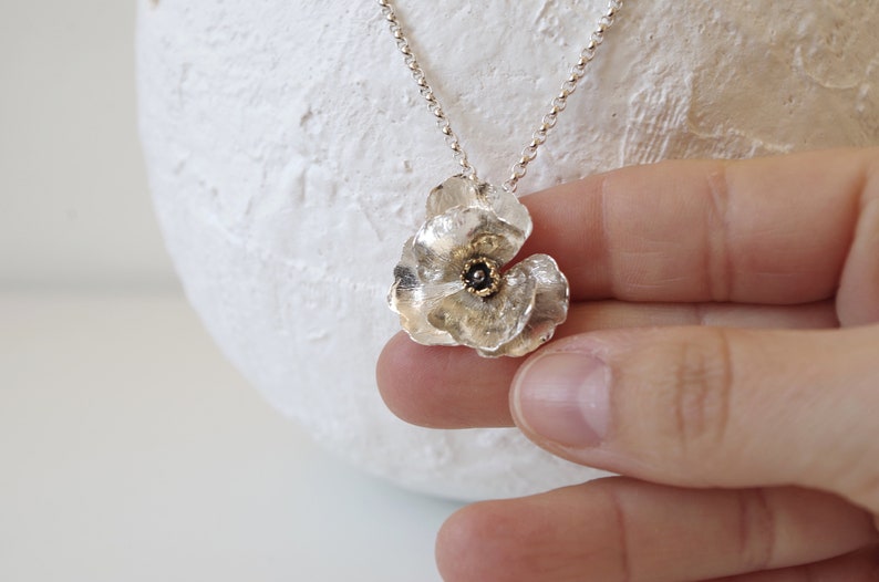 Gold and Silver Poppy Necklace, Flower Pendant in Sterling Silver, Personalized Gift for Woman, Realistic Poppy, Flower Pendant Light image 3