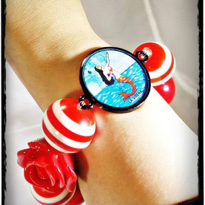 La Sirena Loteria Chunky Bead Stretch Bracelet Red and White