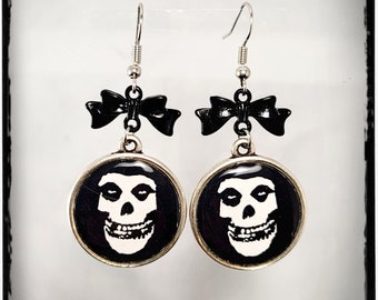 Misfits Earrings With Black or Silver Bow