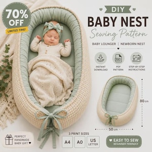 Op de afbeelding: Een DIY babynestje naaipatroon met een beige wafeltextuur ligbed met een saliegroene binnenkant. Een baby met een saliegroene strik-hoofdband ligt erin. Inclusief tekst: DIY BABY NEST Sewing Pattern, 80 cm bij 50 cm afmetingen.