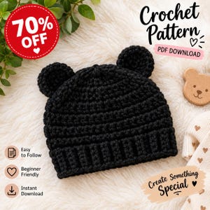 Op de afbeelding: Een zwarte gehaakte muts met twee kleine ronde oortjes aan de bovenkant. De afbeelding bevat de tekst Crochet Pattern, PDF DOWNLOAD, Easy to Follow, Beginner Friendly, Instant Download en Create Something Special.
