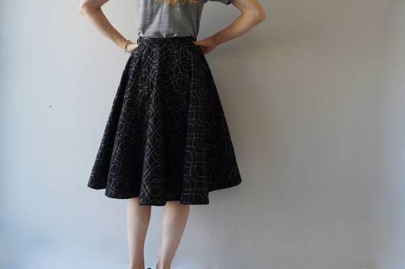 1950s Quilted Gold and Black Circle Skirt / Vinta… - image 5