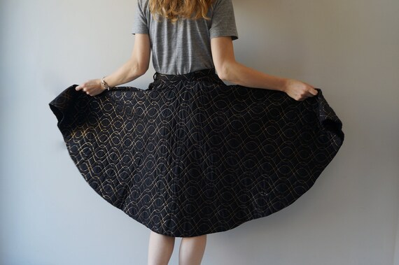 1950s Quilted Gold and Black Circle Skirt / Vinta… - image 4