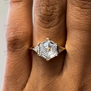 Elegant 2.5CT Hexagon Moissonite Center & Triangular Side Diamonds in 18KT Yellow Gold Engagement Ring | Elongated Hexagon Cut Diamond Ring