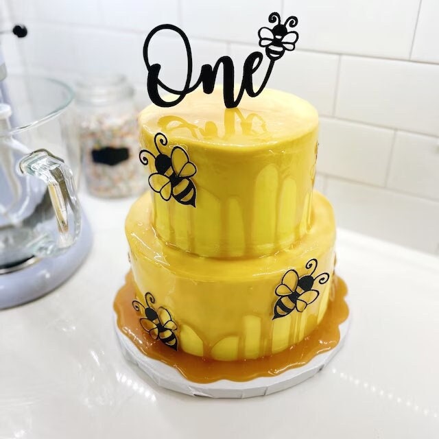 Fondant / Gum Paste Bees Cake or Cupcake Topper. Edible Bees