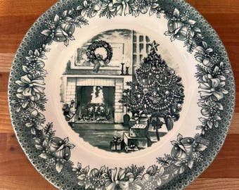 Legend Green Christmas Tree Lunch Plates ( set of 2) 2 sets available