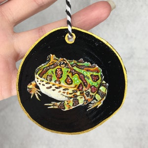 Original Frog Painting, Pacman Frog Woodslice, Decorative Frog Ornament, Hand Painted, with Handmade Gift Box and Accessories, One of a Kind