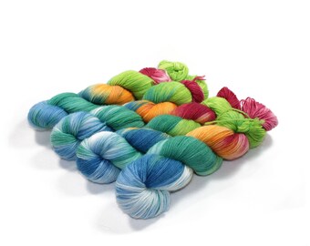 Hand dyed yarn - Corriedale Wool - fingering weight yarn - 400 yards - Sock Yarn - fingering weight yarn - Colorway: My Jam